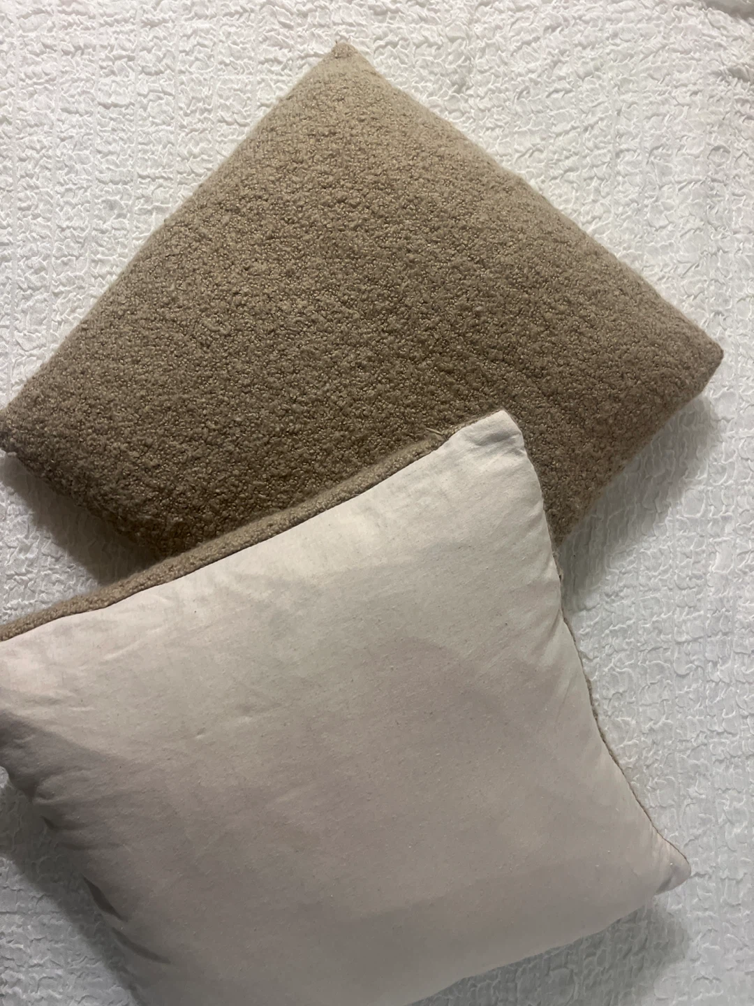 2 Pottery Barn Pillows - photo 4