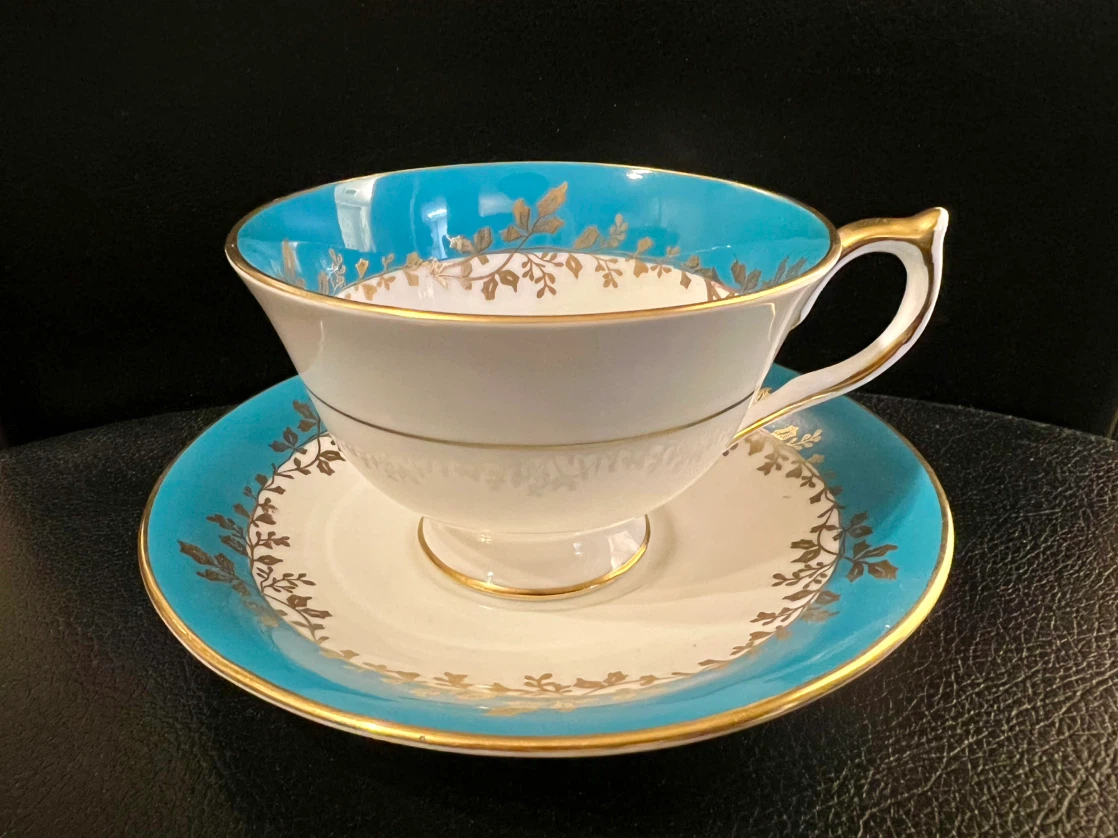 Vintage Aynsley Bone China Teacup and Saucer Set - photo 2
