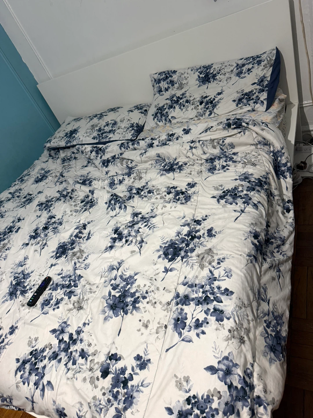IKEA MALM King Bed Frame - White - photo 2