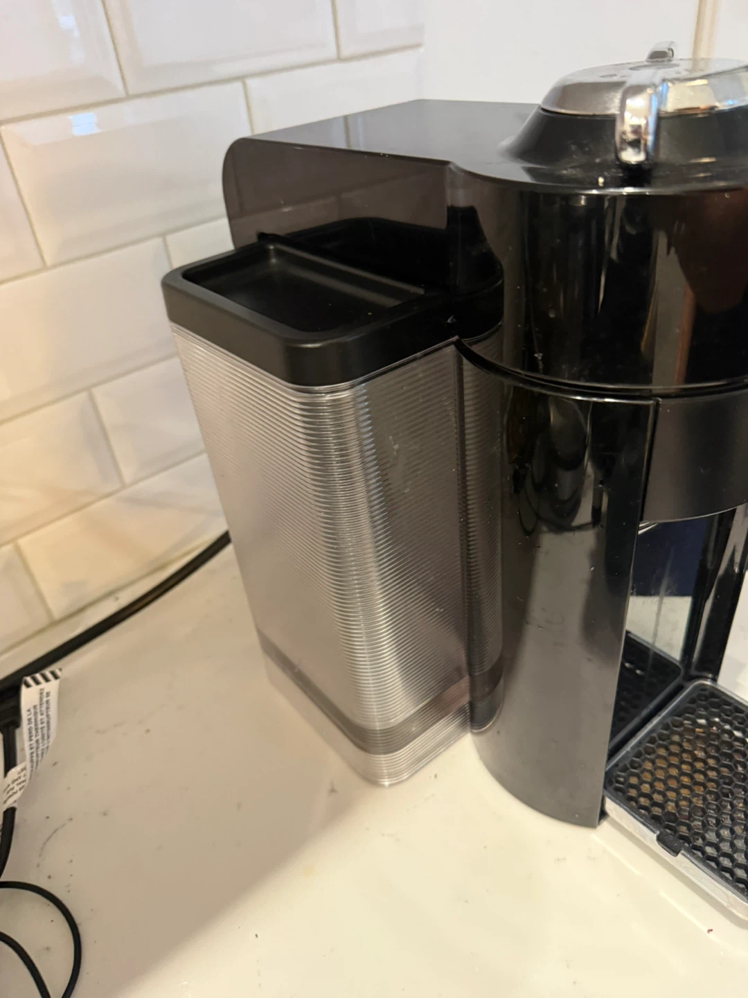 Nespresso De'Longhi Coffee Machine - photo 2