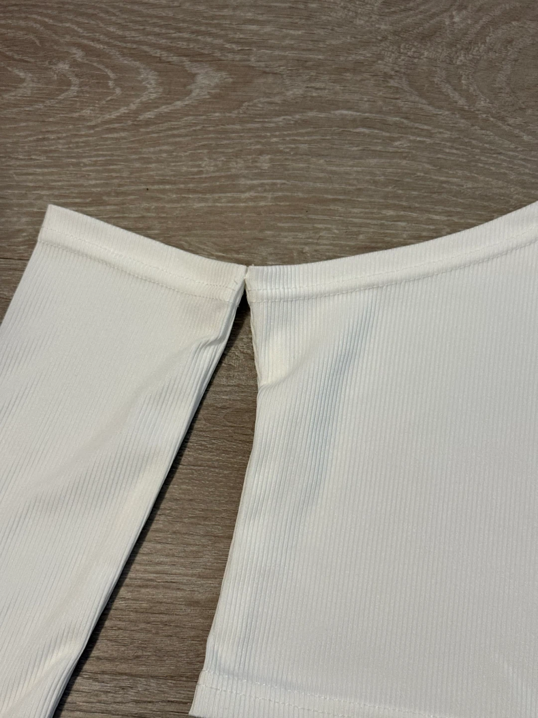 White One-Shoulder Cropped Top - photo 3