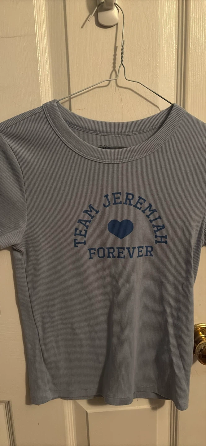 Women team Jeremiah t shirt size small