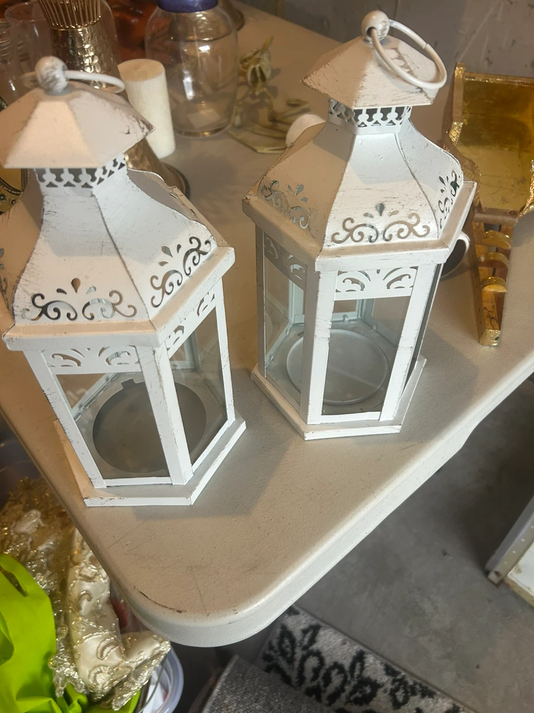 Set of 2 White Lanterns