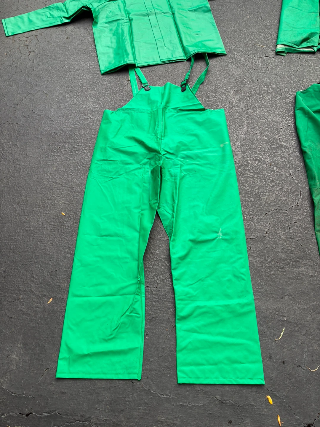 Raincoat and Bib Pants Set - photo 2