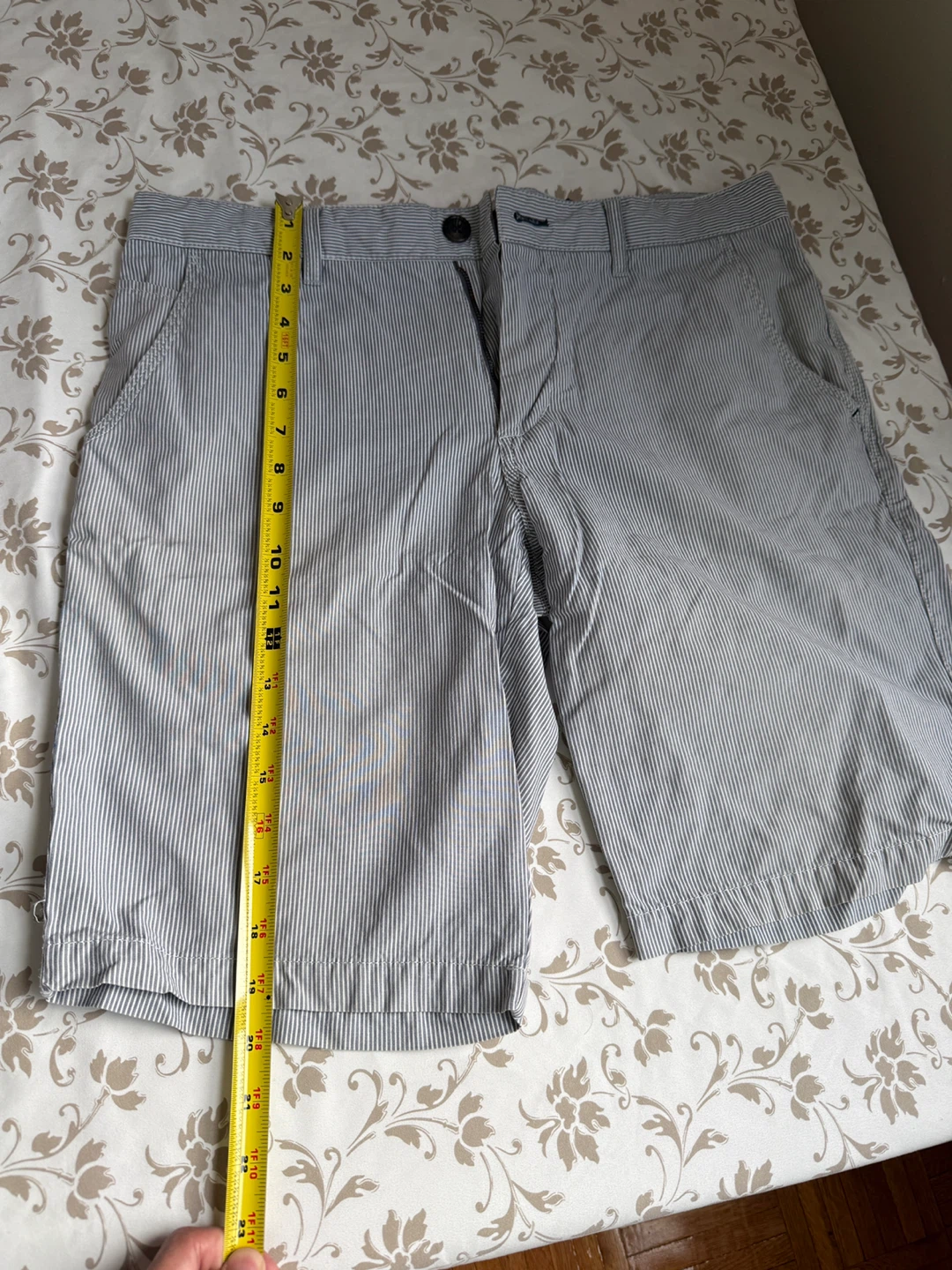 RW&CO. Striped Shorts Size 32
