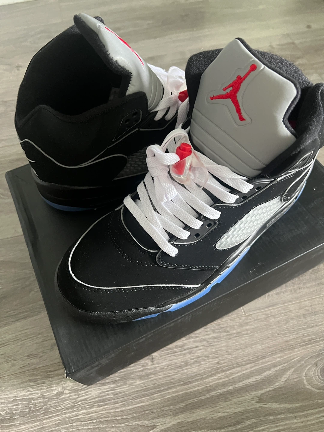Air Jordan 5 Metallics - photo 4