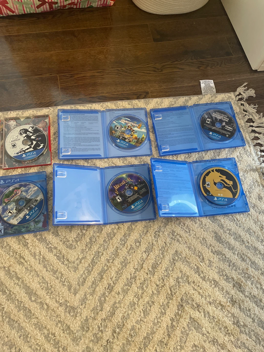 PS4 game bundle - photo 2