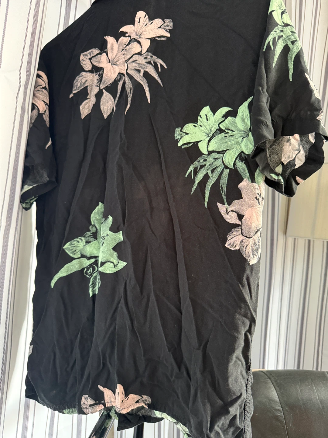 Volcom Hawaiian Floral Short Sleeve Shirt - photo 3
