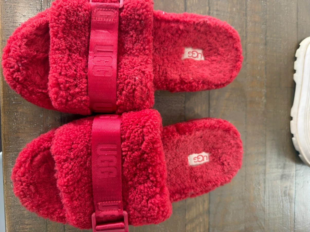 UGG Red Fluffy Slides - photo 3
