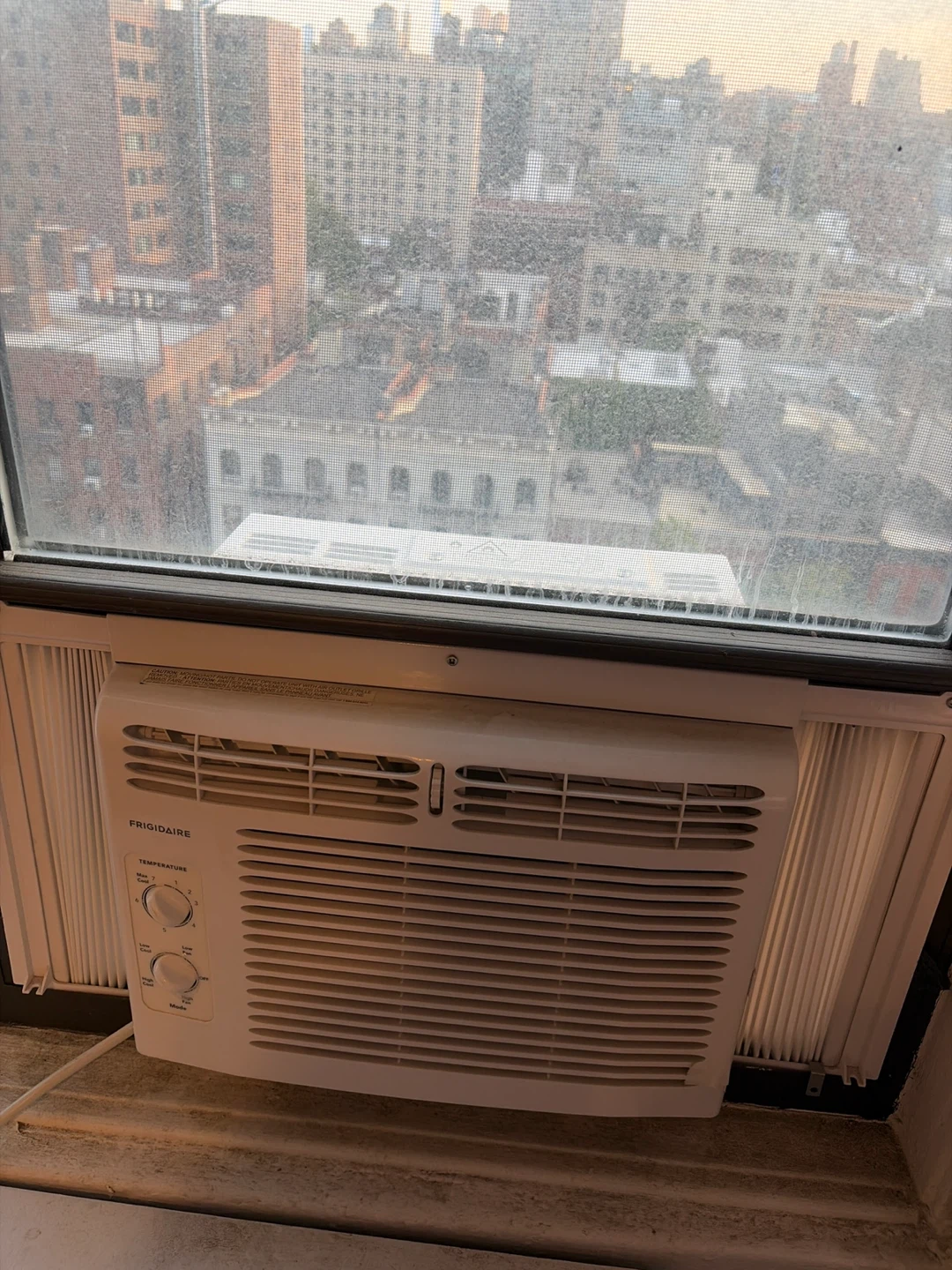 Frigidaire 5,000 BTU Window Air Conditioner - White - photo 5