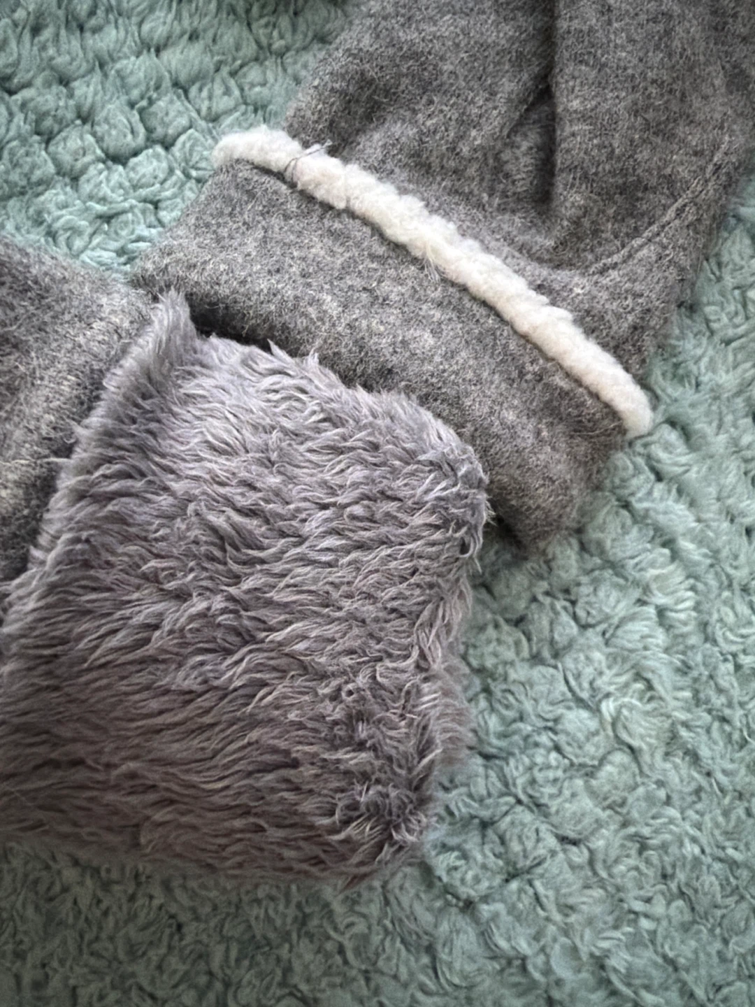 UNIQLO Winter Gloves+ one winter gloves - photo 4
