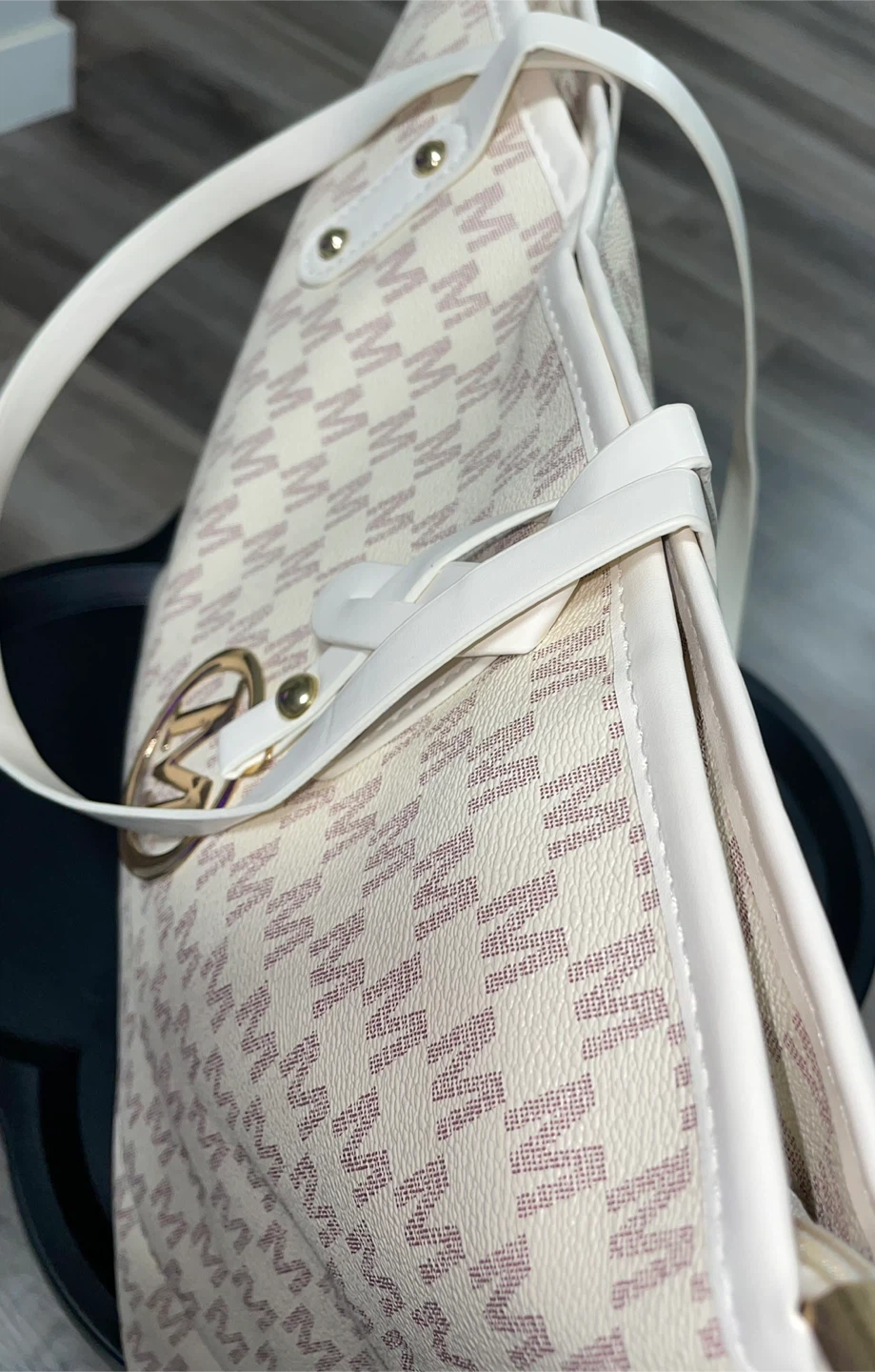 Cream and Pink M Monogram Tote Bag - photo 3