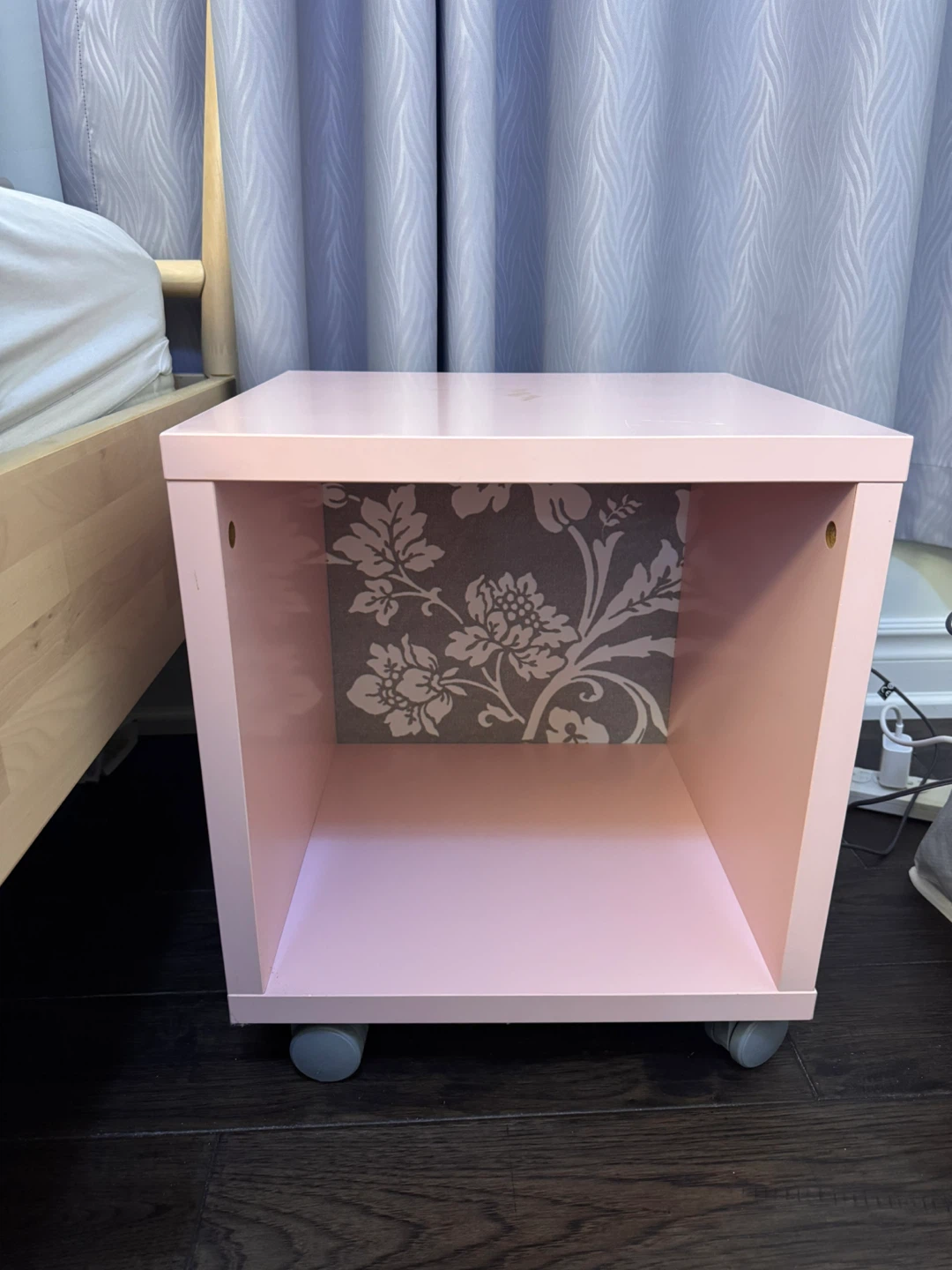 IKEA KONSOMO Rose Side Table