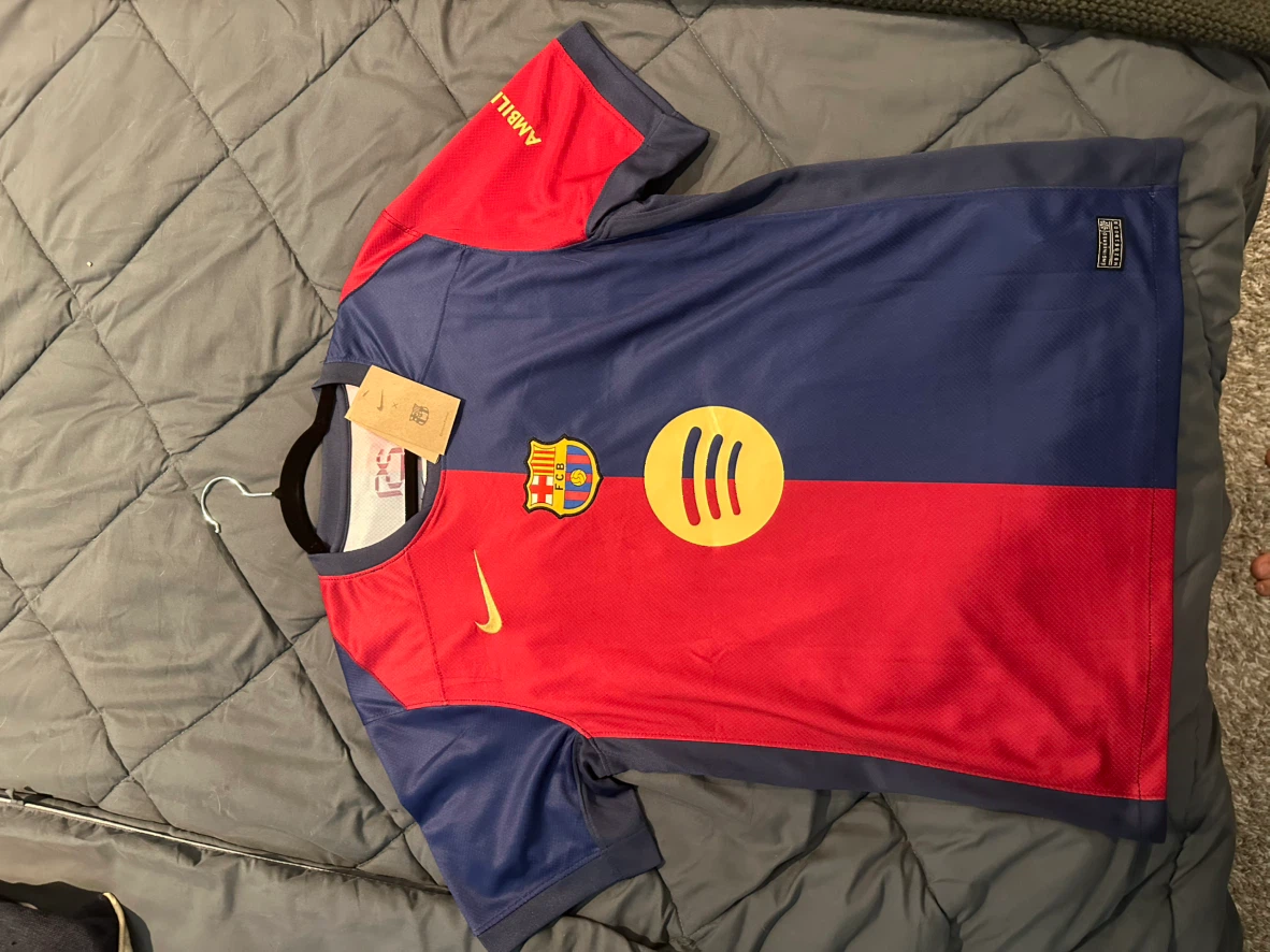 Lamine Yamal Barcelona 2024 home kit size medium
