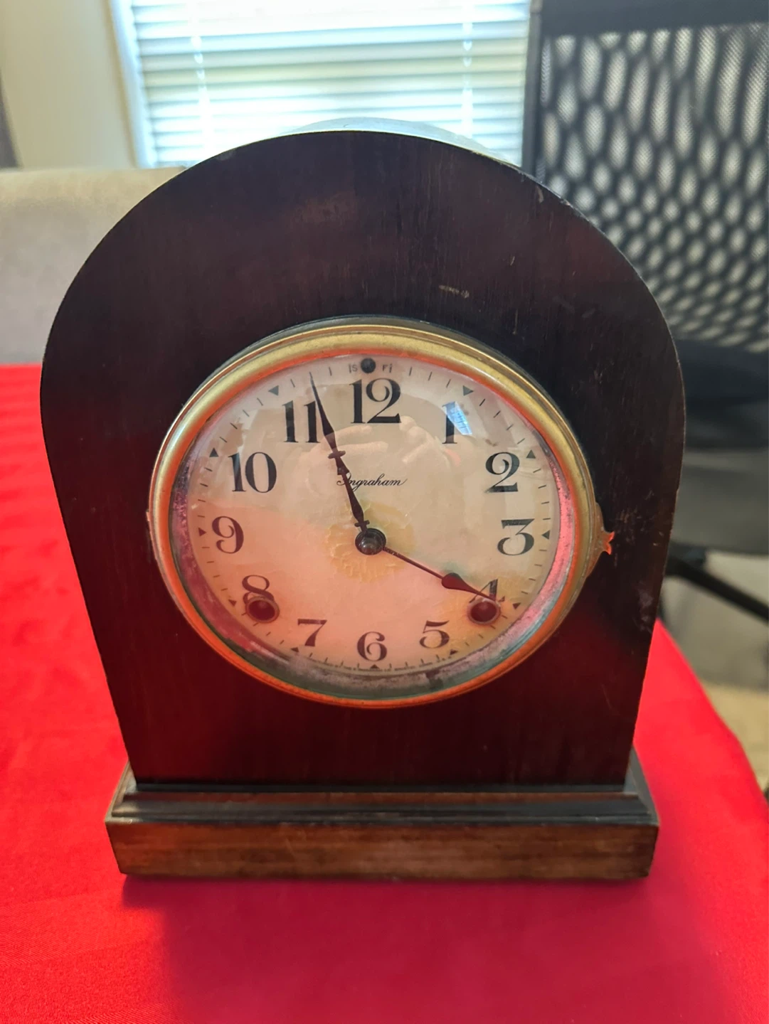 Antique Mantle Clock. Aporox 1959 s