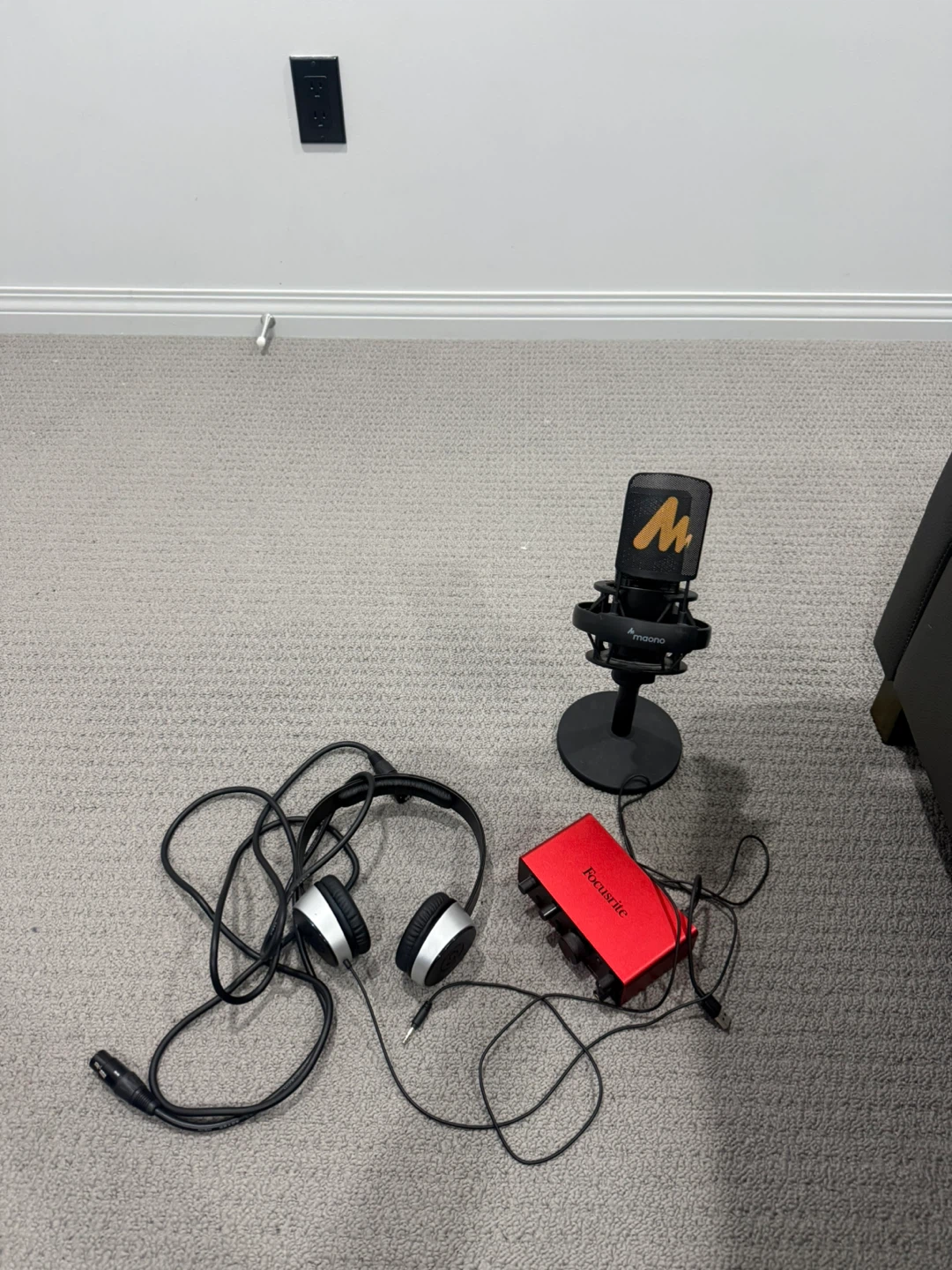 Scarlett Solo Audio Interface & Maono Microphone Bundle
