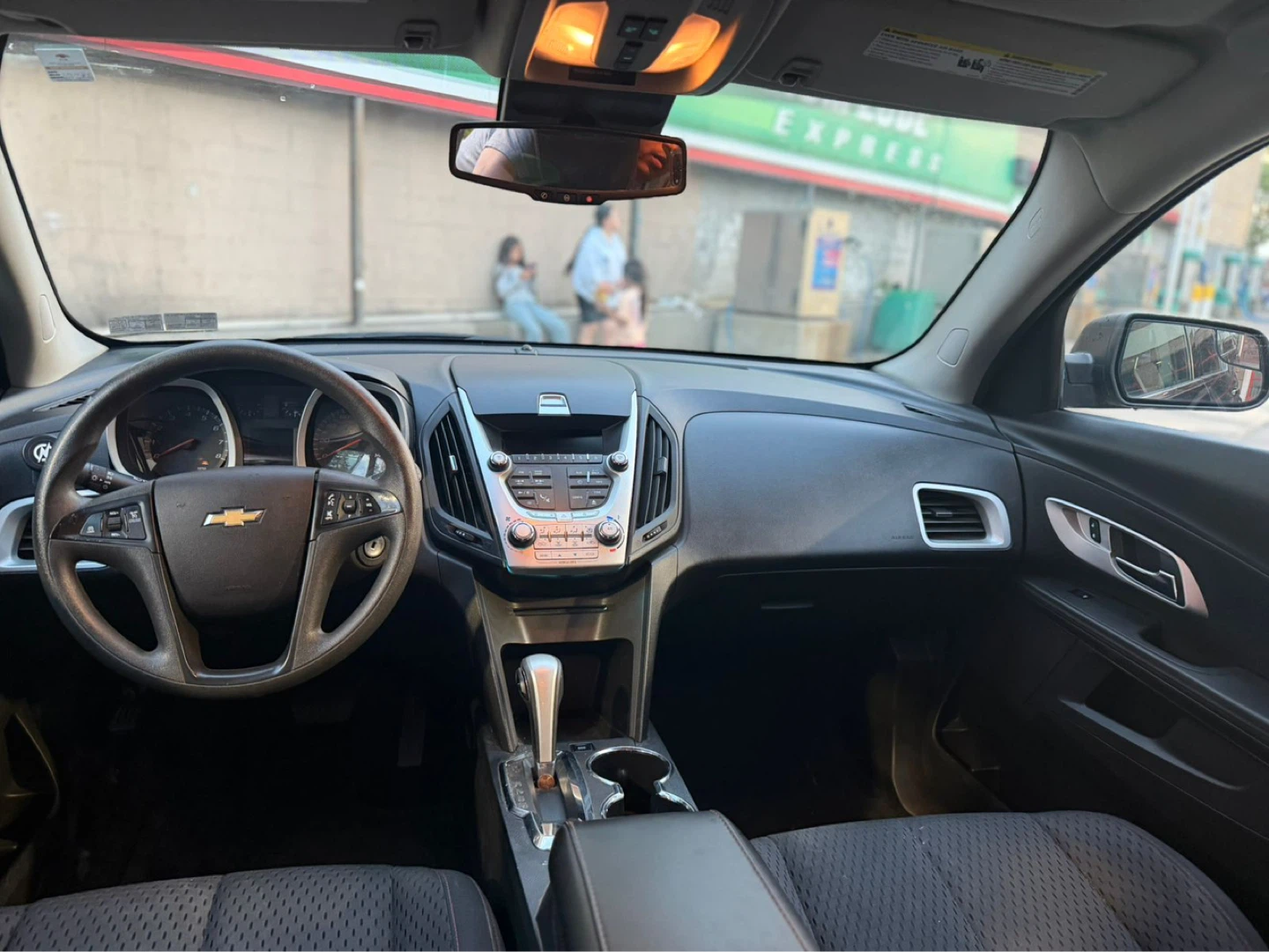 Black Chevrolet Equinox SUV - photo 3