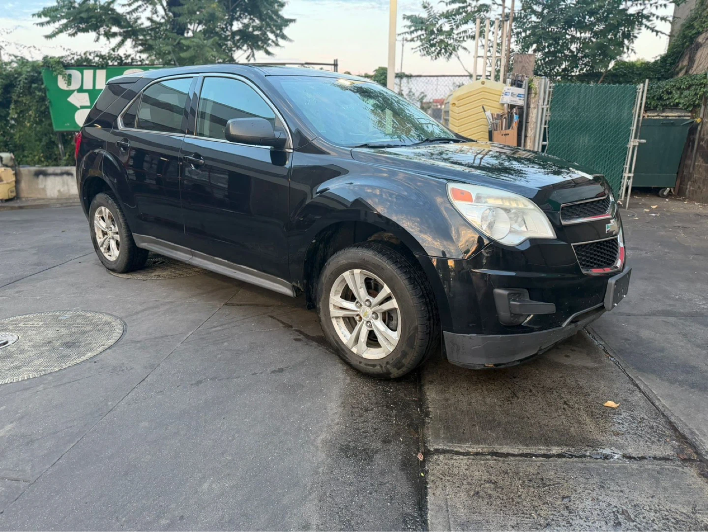 Black Chevrolet Equinox SUV - photo 5