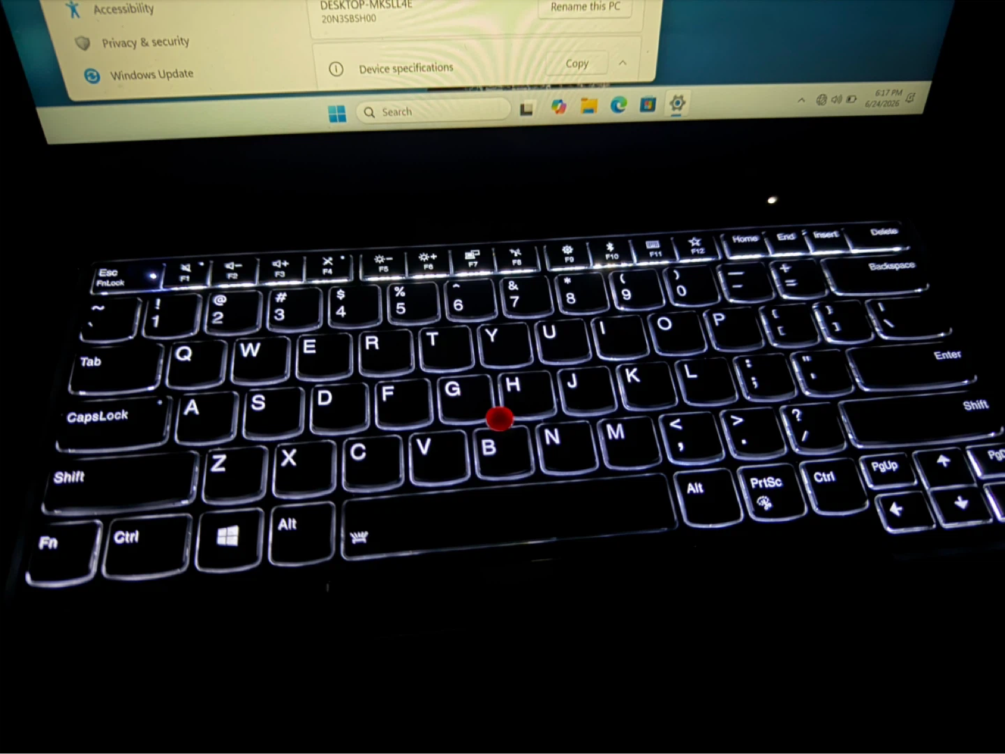Lenovo ThinkPad T490 - LIKE NEW - photo 4
