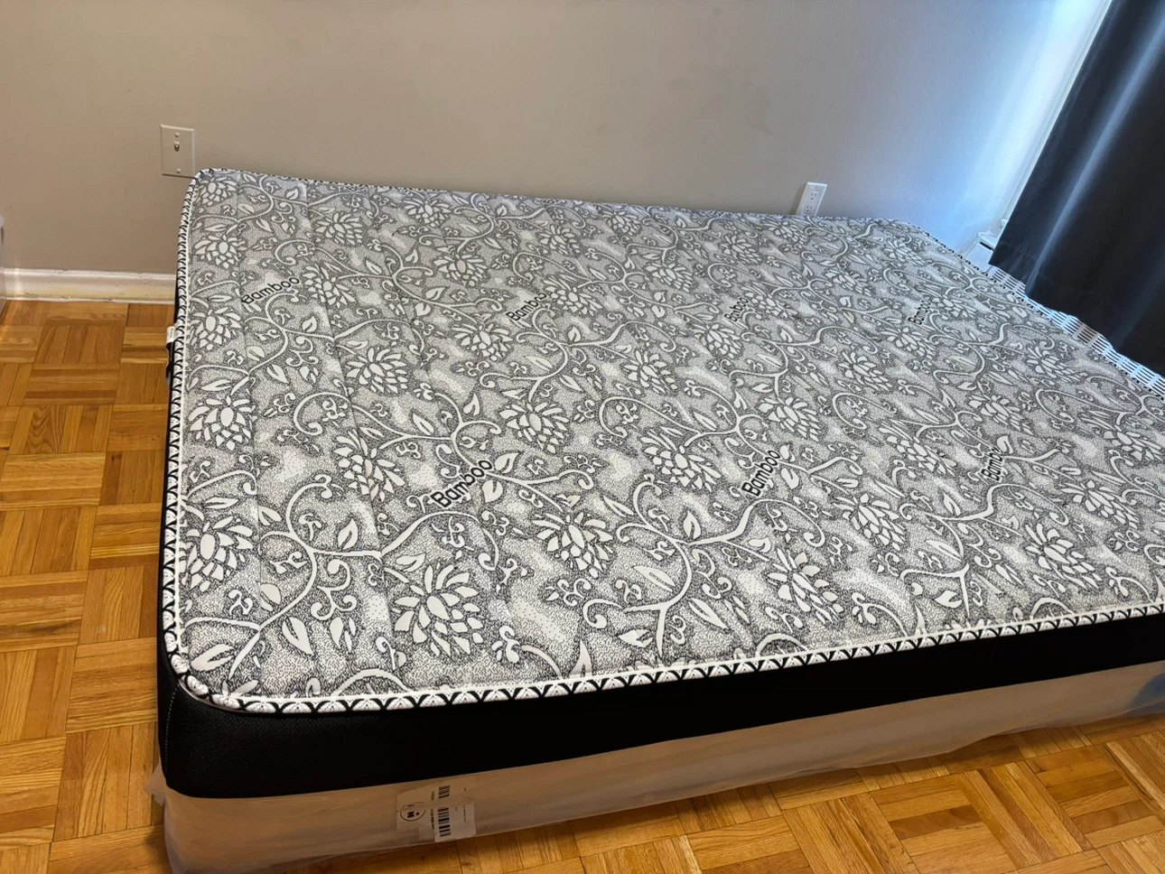 Mattress with box frame and mattress cover - photo 2