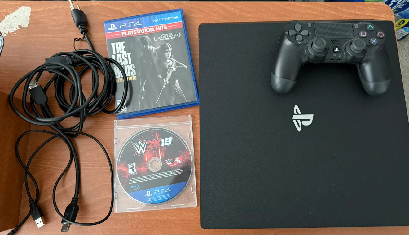 PlayStation 4 pro 1TB Console with Games and Controller