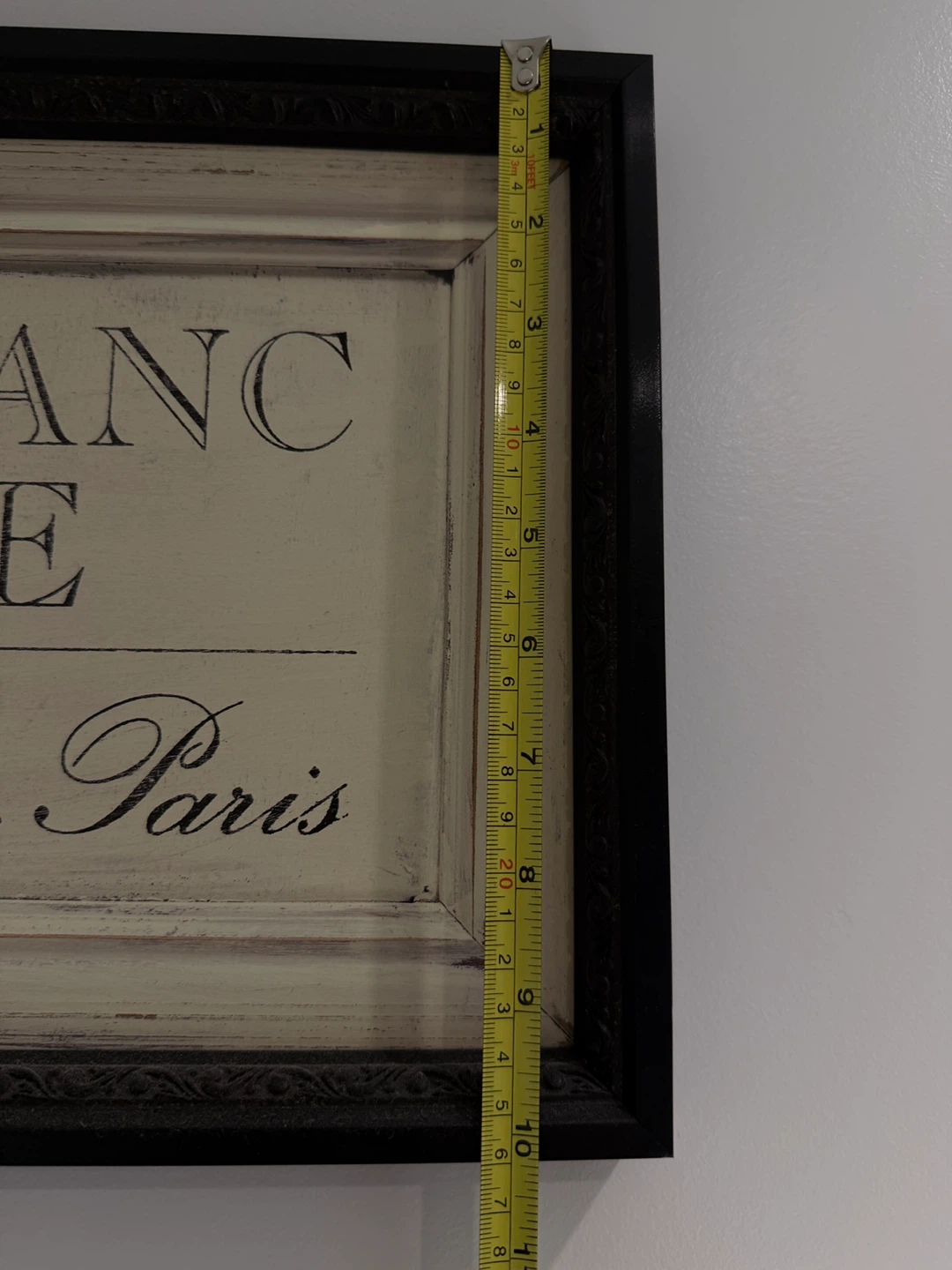 L'Hôtel Blanc De Porte Framed Wall Art - photo 2