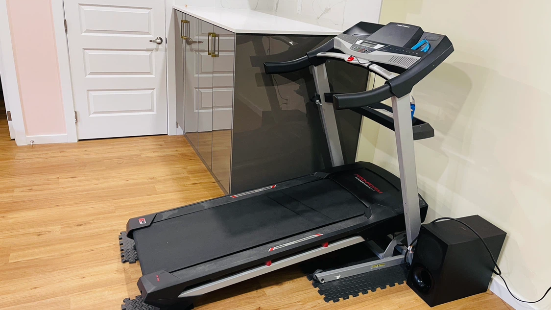 ProForm Treadmill for Sale – Excellent Condition - photo 2