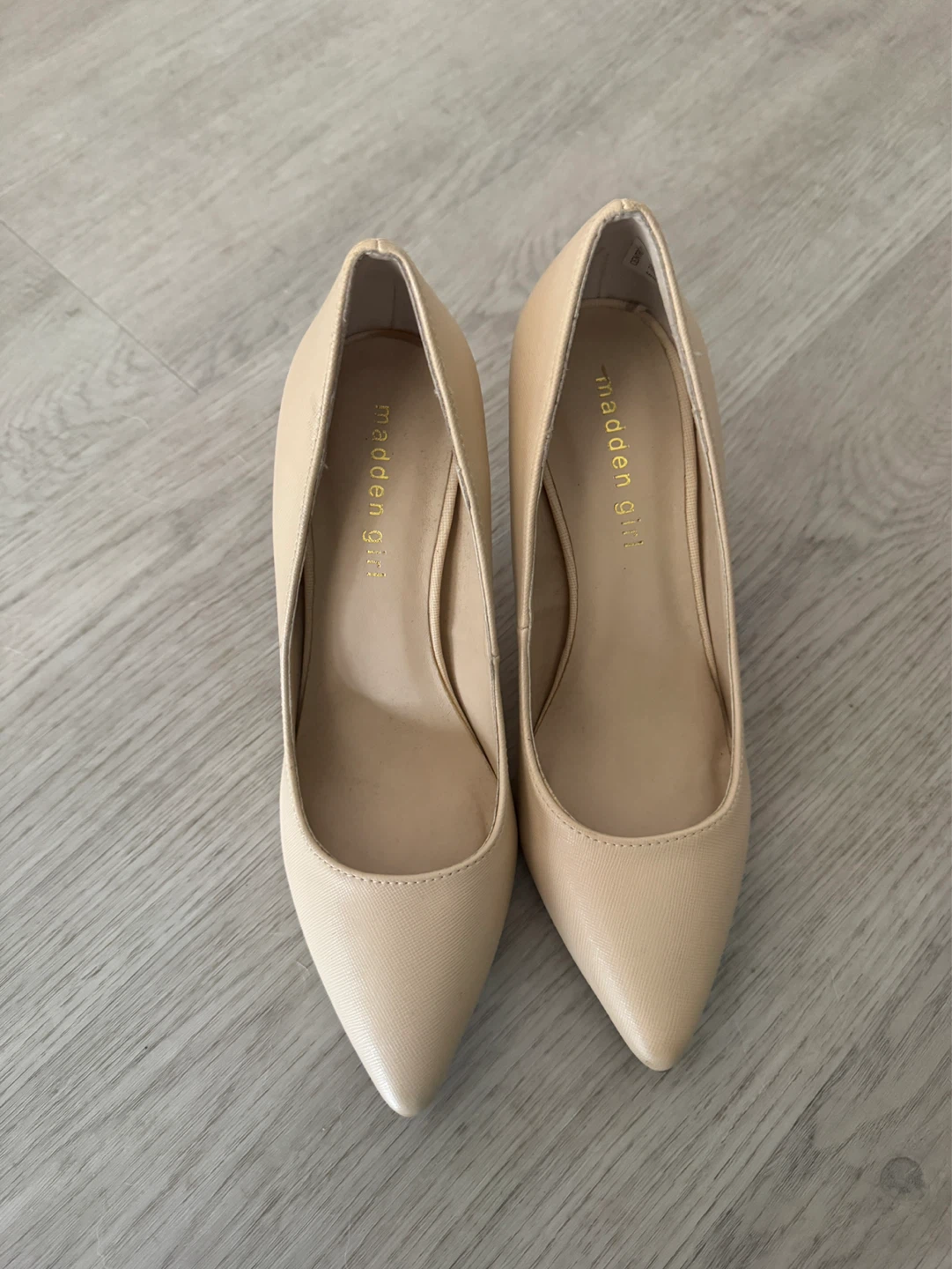 Madden Girl Beige Faux Leather Pumps Size 7.5 - photo 3