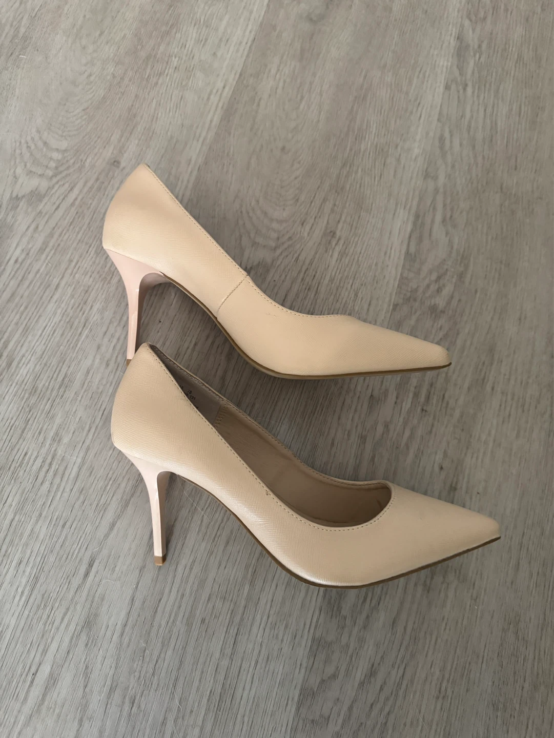 Madden Girl Beige Faux Leather Pumps Size 7.5 - photo 2