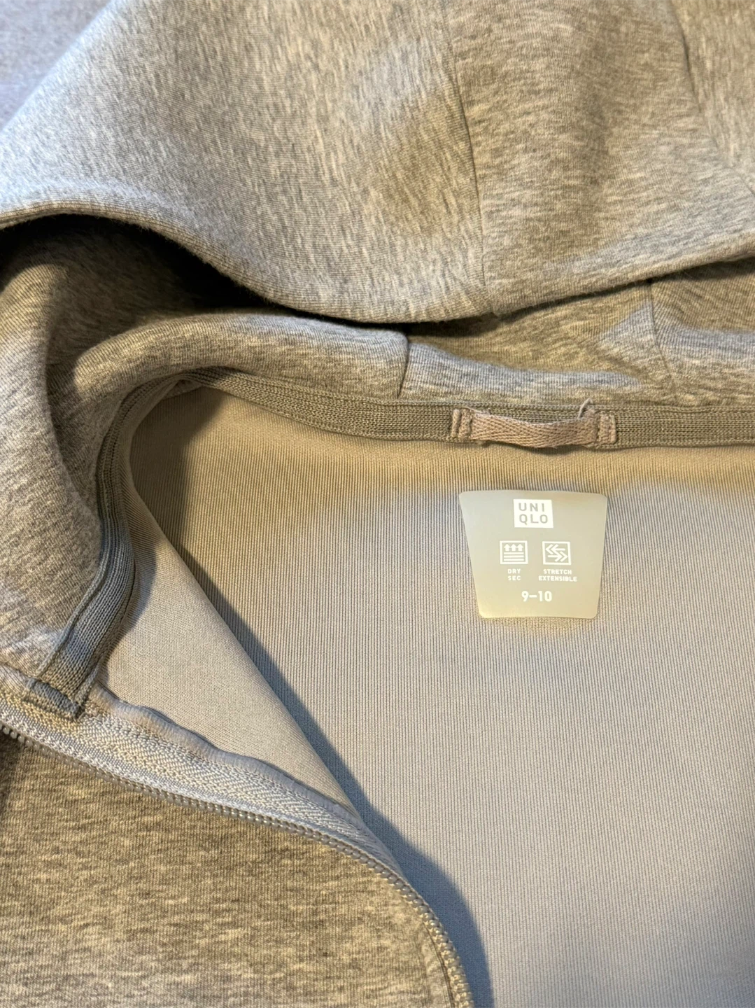 New Uniqlo Kids Full-Zip Hoodie, size 9-10 - photo 3