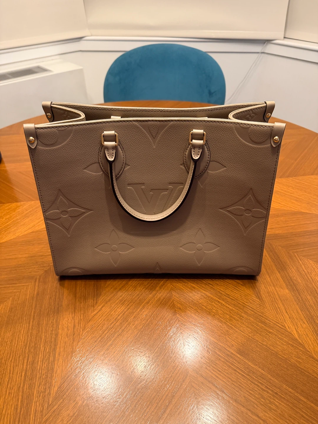 Louis Vuitton OnTheGo MM Tote - Turtledove - Brand New