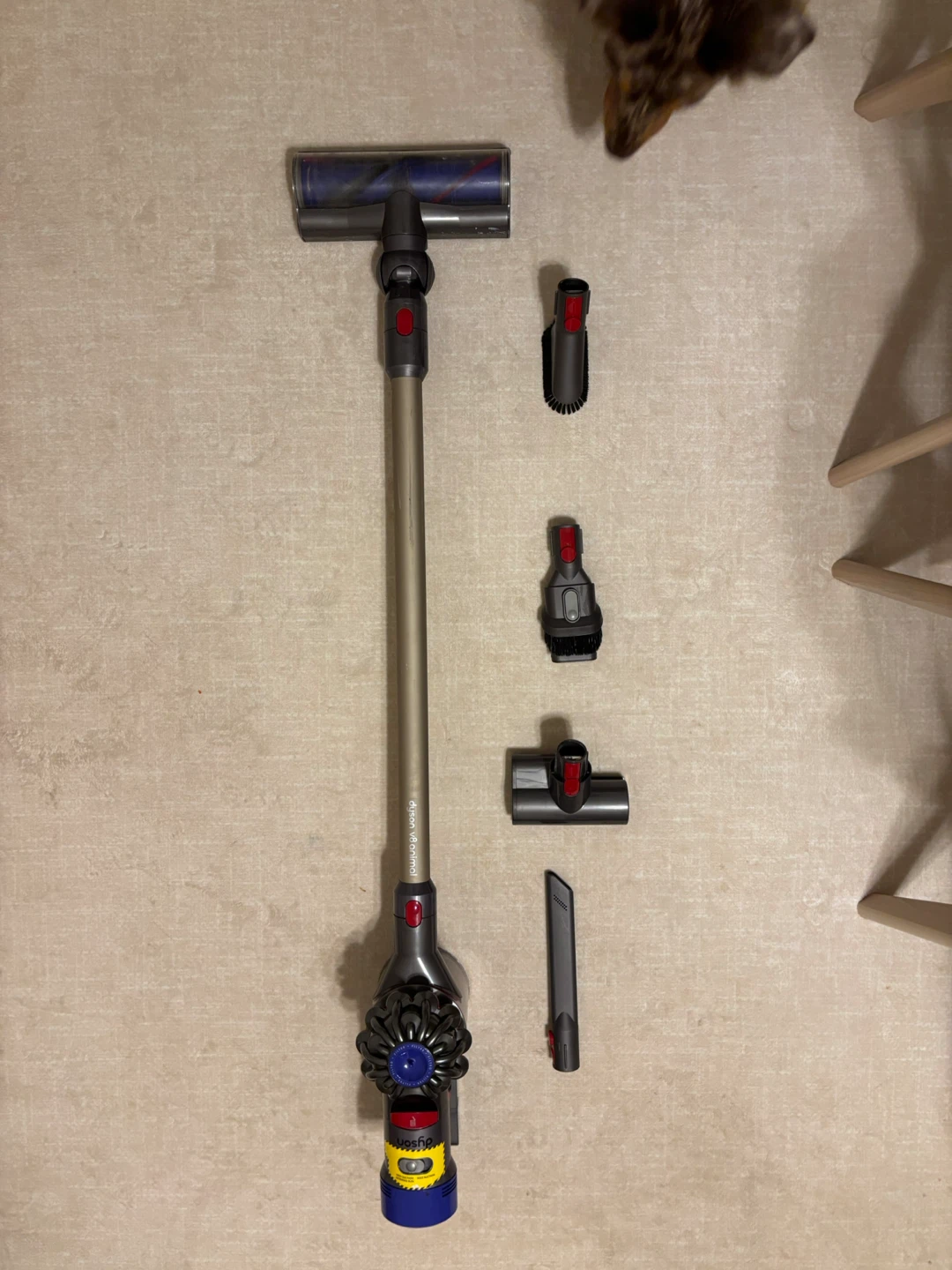 Dyson V8 Animal Cordless Vacuum + Attachments