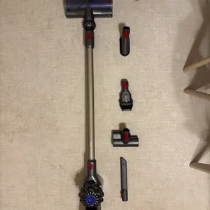 Dyson V8 Animal Cordless Vacuum + Attachments