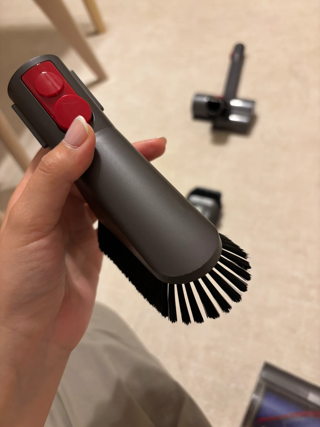Dyson V8 Animal Cordless Vacuum + Attachments - photo 3
