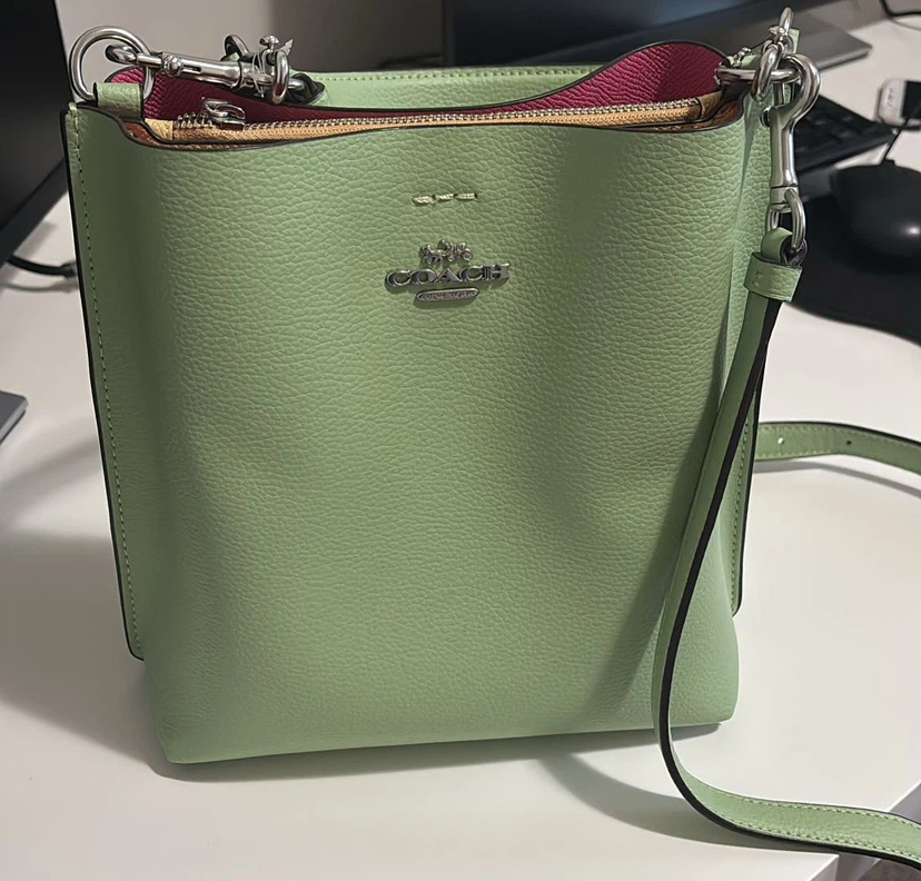 Coach Bucket Bag - Light Green Leather - photo 4