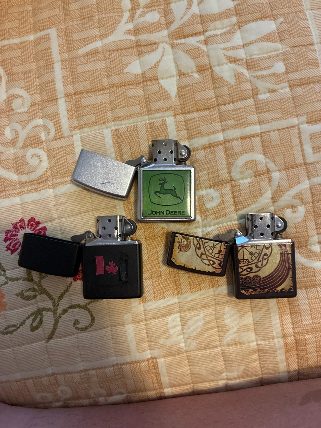 Selling 3 lighters John deer, Canada, and a Viking - photo 2