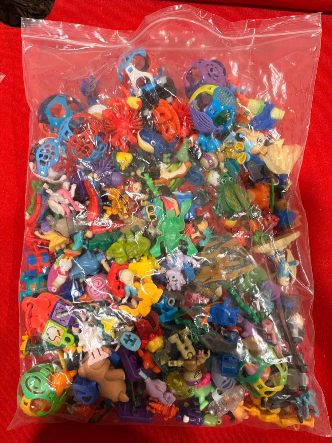 Bulk of Kinder Surprise Egg Toys and Figurines - photo 3