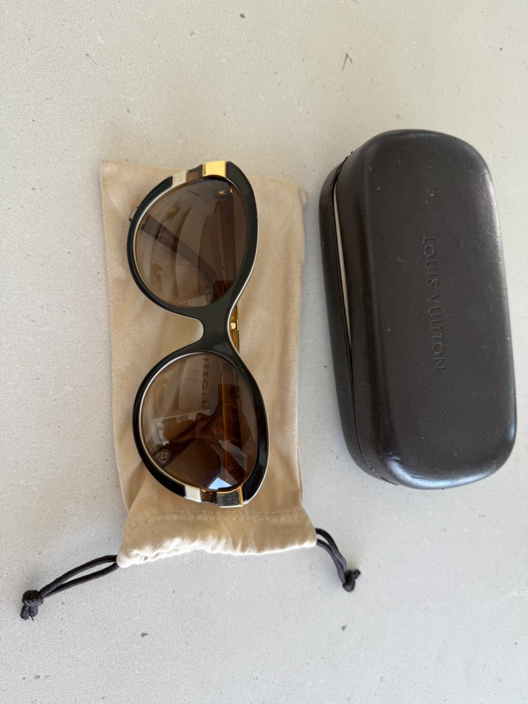 Authentic Louis Vuitton Sunglasses Includes Case & Dust Bag