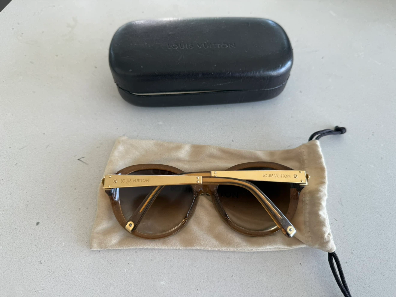 Authentic Louis Vuitton Sunglasses Includes Case & Dust Bag - photo 3