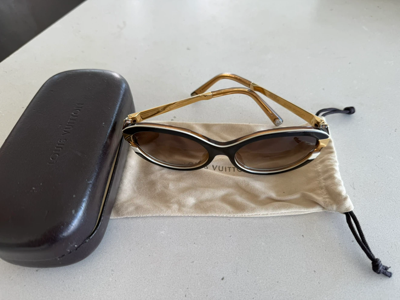 Authentic Louis Vuitton Sunglasses Includes Case & Dust Bag - photo 5