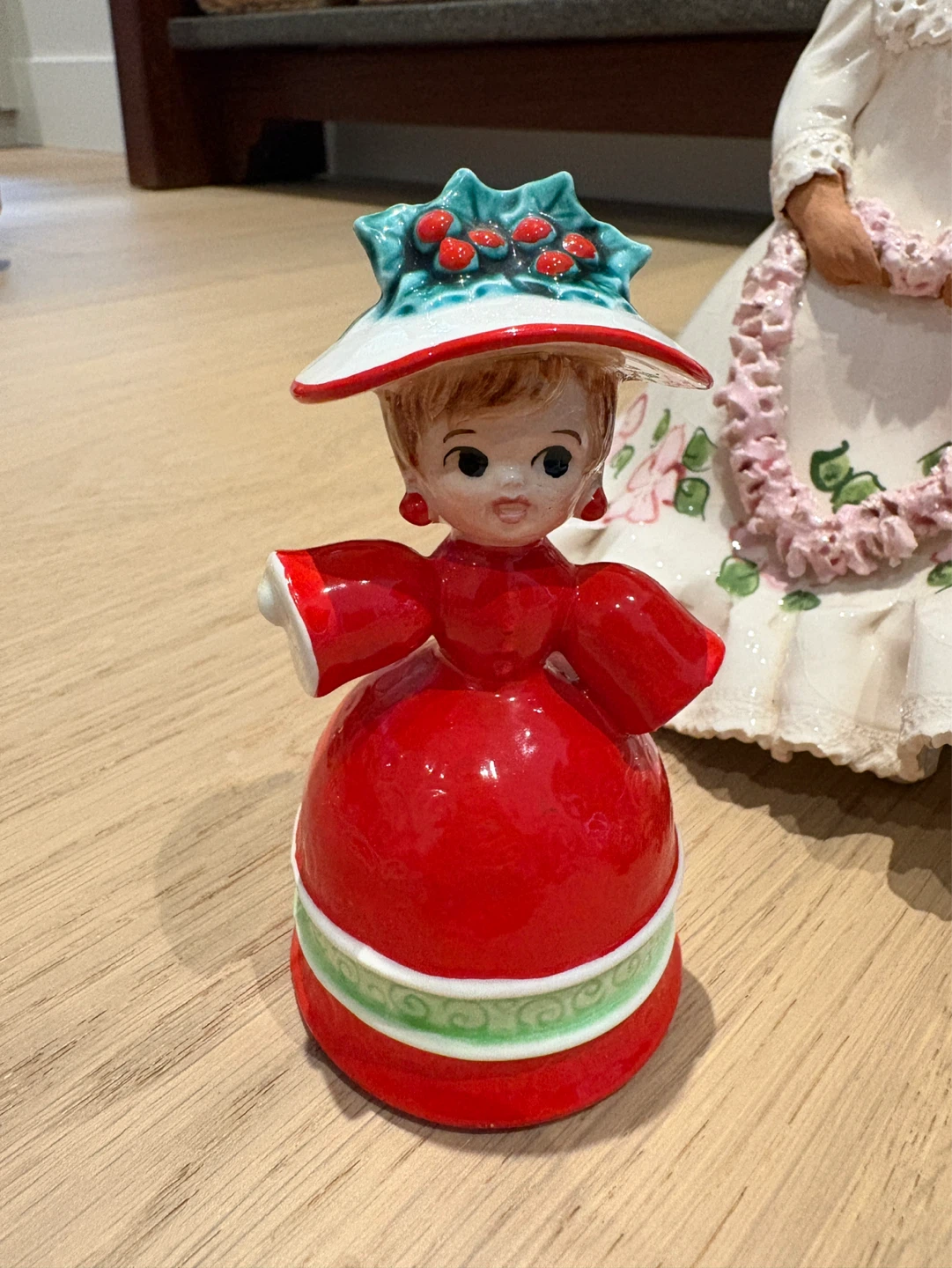 Collection of 3 Ceramic Figurines - photo 2