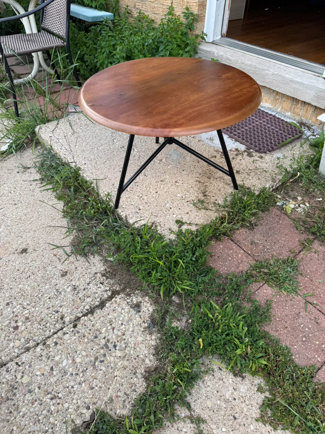 Round Wood Top Side Table - photo 2