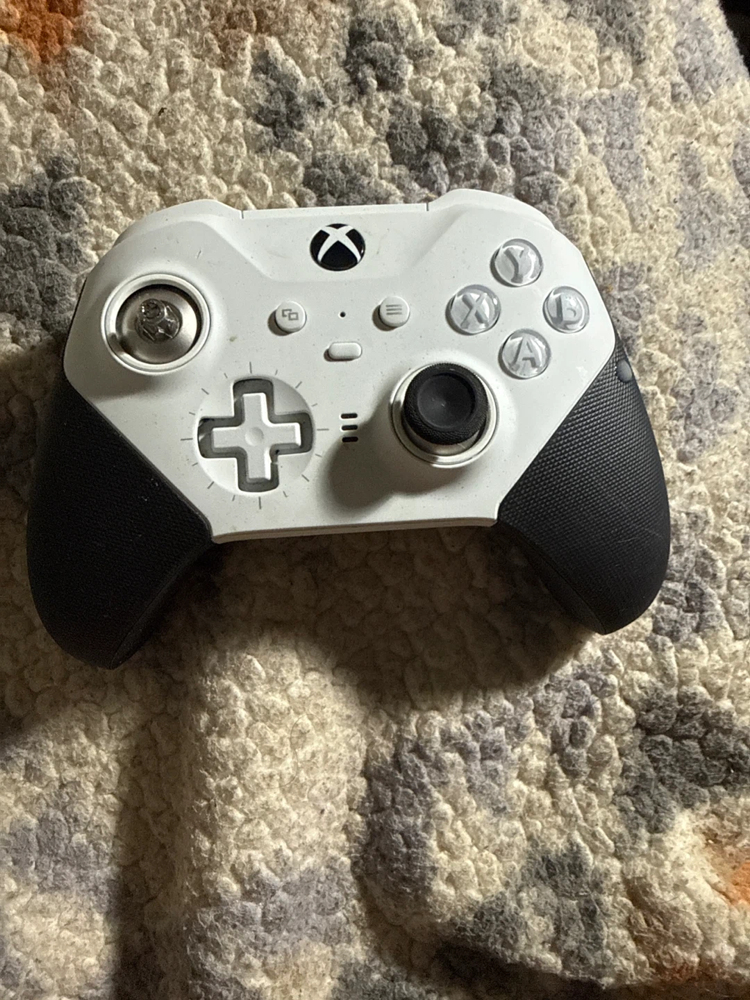 White Xbox Elite Series 2 Wireless Controller