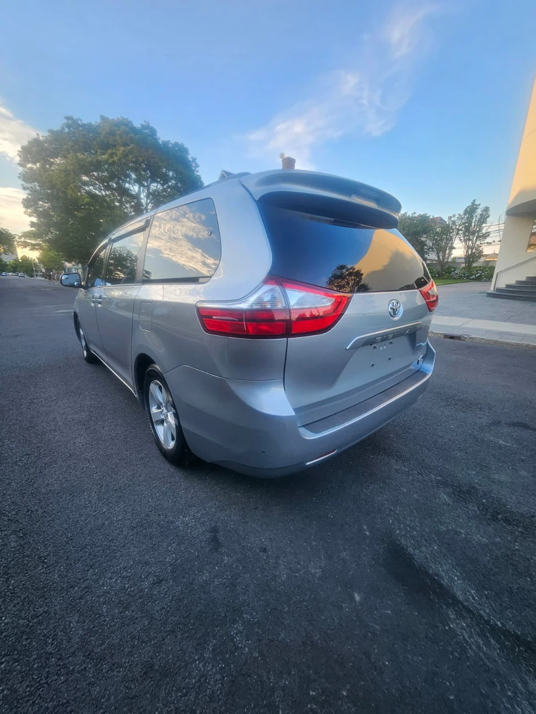 2015 Toyota Sienna - photo 4