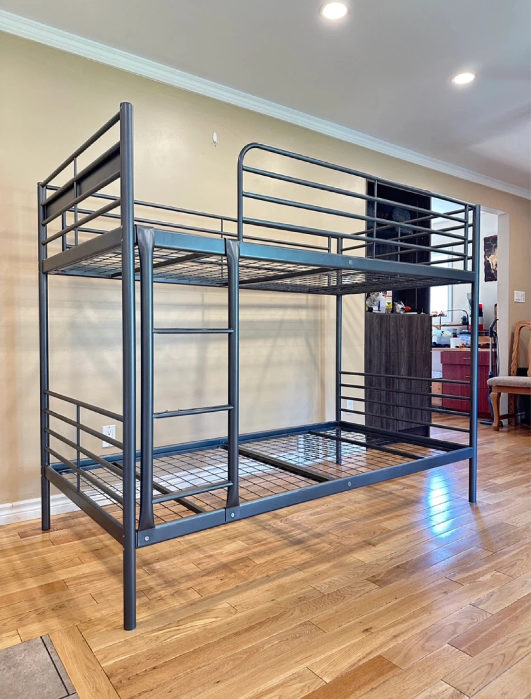 IKEA SVARTA Bunk Bed in Good Condition (CAN DELIVER)