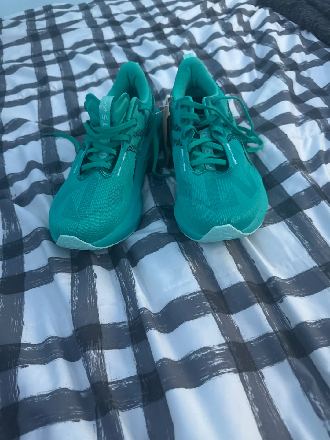 Running shoes - photo 2