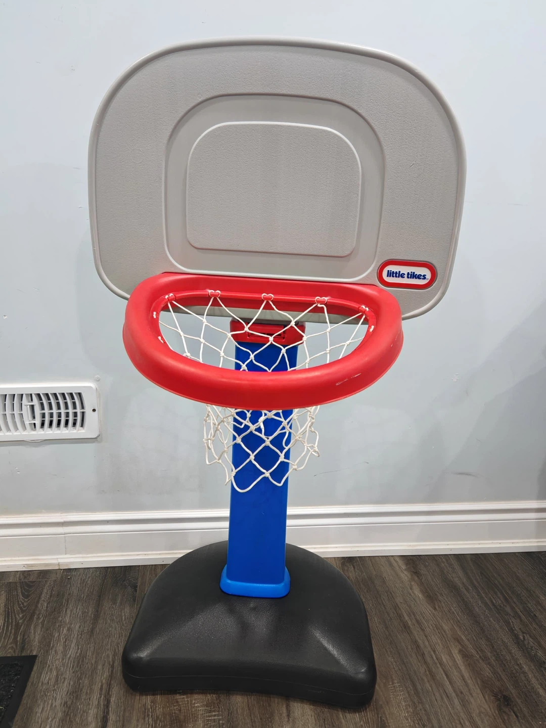 Little Tikes Adjustable Basketball Hoop