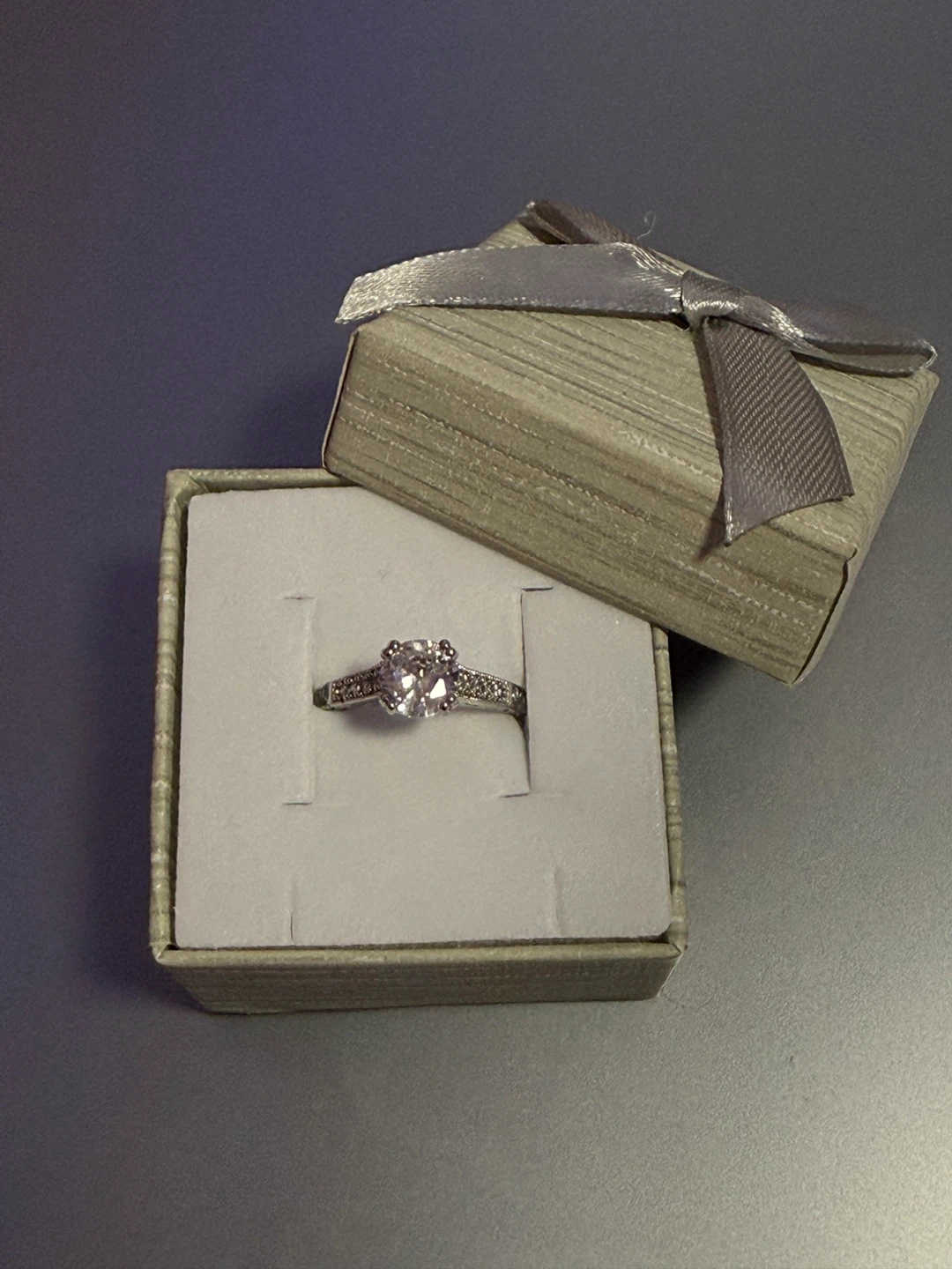 ‼️DECLUTTER‼️ Sparkly Ring 💍 - photo 3