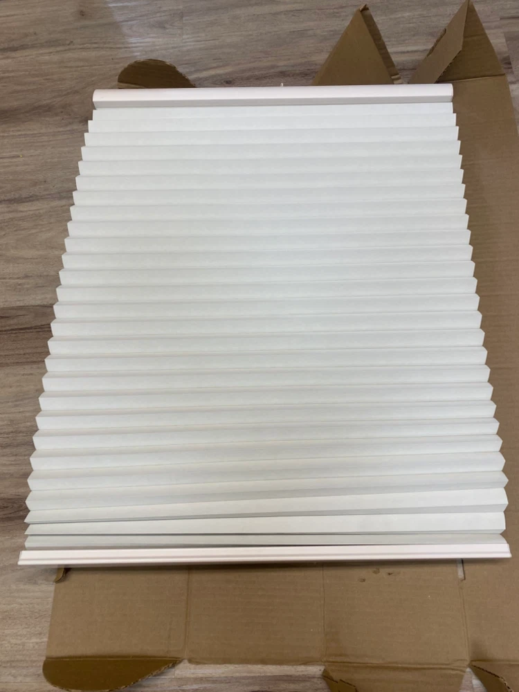 Blinds To Go Cellular Shade Off White 23" x 33"