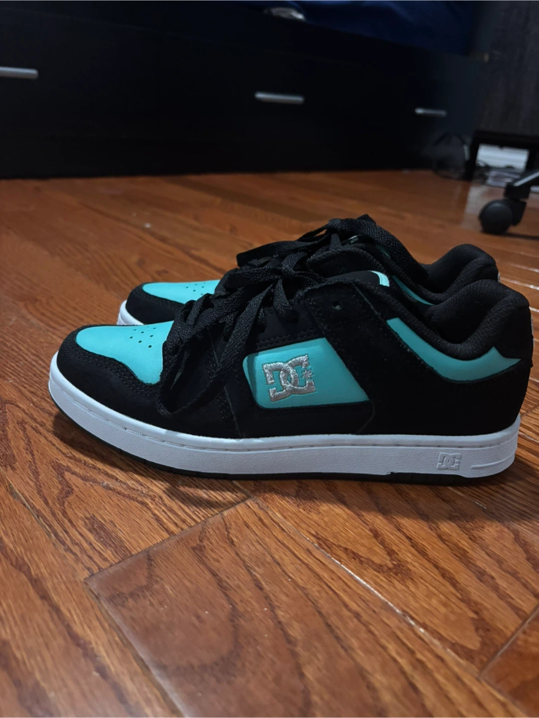 DC Shoes Black and Teal Sneakers